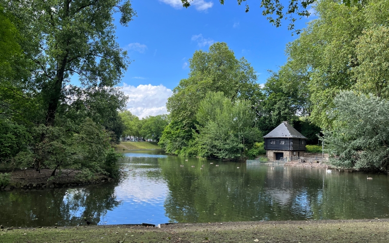 Der Hofgarten mit der Landskrone